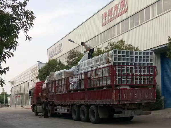 日產(chǎn)300噸<a href=http://www.gh-hiyoko.com/product/ target=_blank class=infotextkey>玉米深加工設備</a>發(fā)貨現(xiàn)場