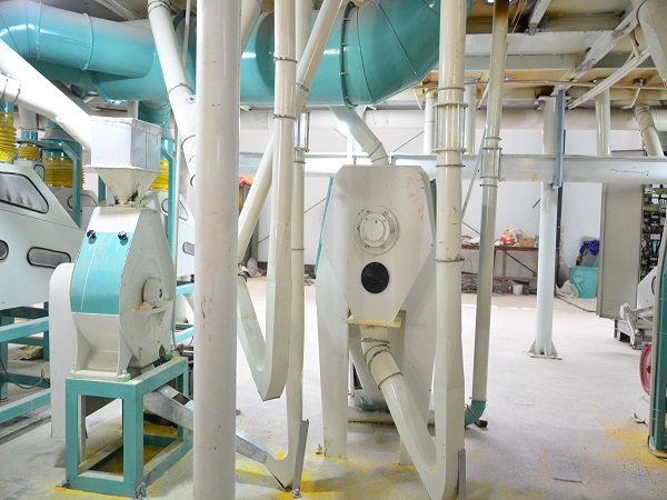 全自動(dòng)<a href=http://www.gh-hiyoko.com/product/6/ target=_blank class=infotextkey>玉米加工設(shè)備</a>